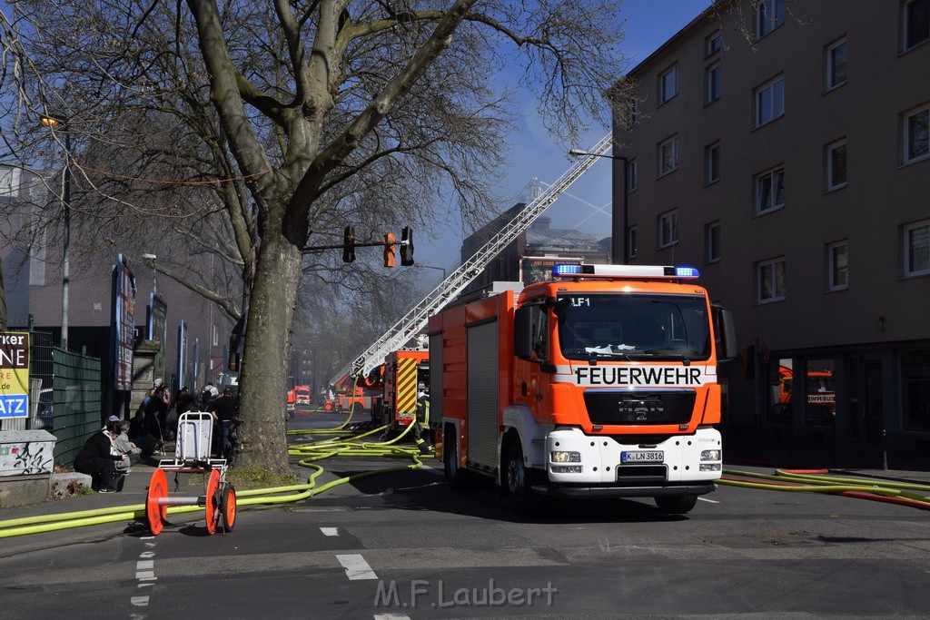 Feuer 4 Koeln Muelheim Deutz Muelheimerstr P191.JPG - Miklos Laubert
